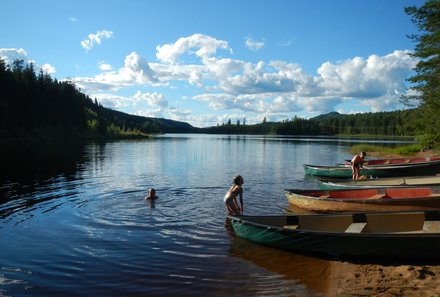Schweden Familienreise - Aktivurlaub Schweden mit Kindern - Waldpanorama mit Fluss