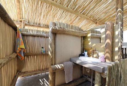 Namibia mit Kindern - Namibia for family individuell Dachzelt - Sossus Oasis Camp Badezimmer