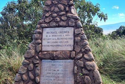 Tansania Familienurlaub - Tansania for family - Serengeti - Gedenkstein Dr. Grzimek