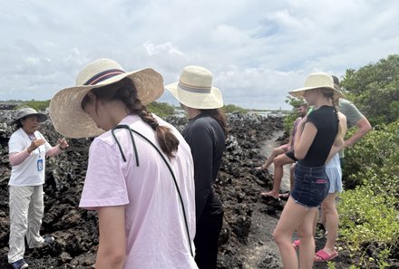 Familienreise Galapagos und Ecuador - Galapagos Family & Teens - Teenager mit Guide