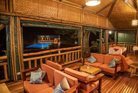 Uganda Family & Teens - Twin Lakes Safari Lodge - Terrasse und Pool