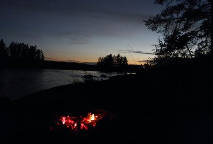 Finnland Familienreise - Finnland for family individuell - Lagerfeuer am Fluss
