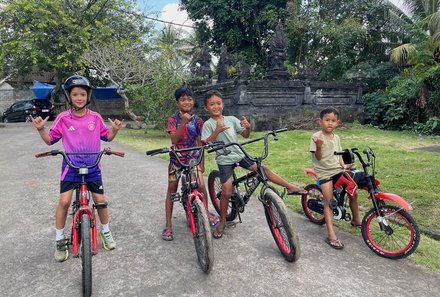 Bali mit Jugendlichen - Java & Bali Family & Teens - Fahrradtour Ubud - Kinder mit Bikes