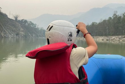 Nepal mit Kindern - Nepal Trekking mit Kindern - Kind beim Rafting auf dem Trisuli Fluss