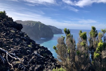Azoren Family & Teens - Faial Island - Berge mit blauem Himmel
