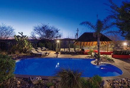 Namibia mit Kindern - Namibia individuell - Windhoek - Immanuel Wilderness Lodge - Pool