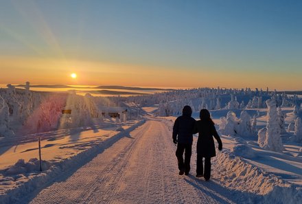 Schweden for family Winter - Sonnenuntergang - Spaziergang in der Schneelandschaft