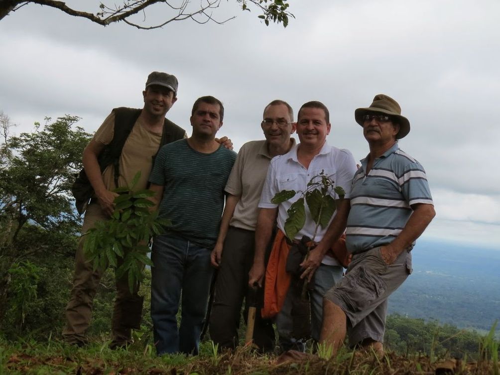Costa Rica mit Kindern - Rainer Stoll und das Bauteam
