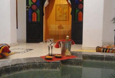 Marokko mit Kindern - Marrakesch - Riad Ksar Saad - Innehof Pool