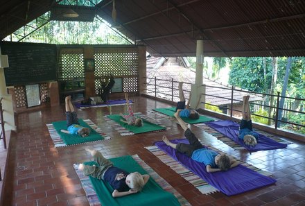 Indien mit Kindern - BASIS Projekt Indien - Yoga