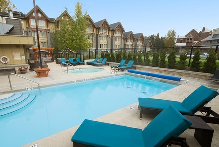 Westkanada for family - Familienurlaub Kanada - AAVA Whistler Pool