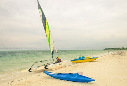 Familienreise Kuba - Kuba Family & Teens - Katamaran - Ausflug Cayo Blanco - Windsurfen