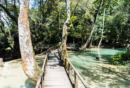 Laos und Vietnam Familienreise - Laos und Vietnam Reise mit Kindern - Steg am Fluss