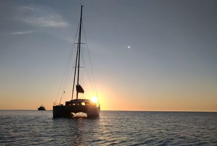 Sardinien Familienreise - Sardinien for family - Katamaran mit Sonnenuntergang
