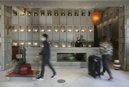 Georgien Familienreise individuell - Hotel Brim Tbilisi - Lobby