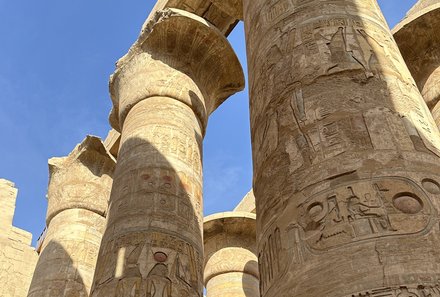 Familienreise Ägypten - Ägypten for family - Luxor Tempel mit Zeichnungen an den Säulen