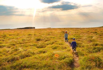 Island Familienreise - Island for family individuell - Kind in Snaefellsnes