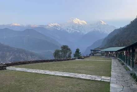 Nepal Familienreisen - Nepal for family - Landruk La Bee Lodge - Blick auf das Gebirge