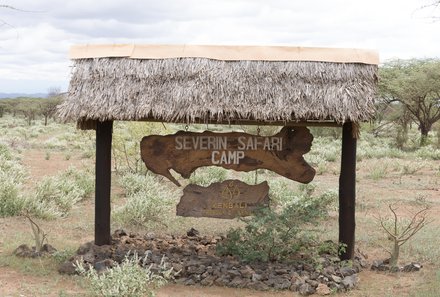 Kenia for family individuell deluxe - Tsavo West Nationalpark - Severin Safari Camp - Schild