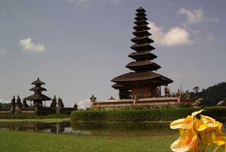 Bali mit Jugendlichen - Java & Bali Family & Teens - Blick auf Ulun Danu Tempel
