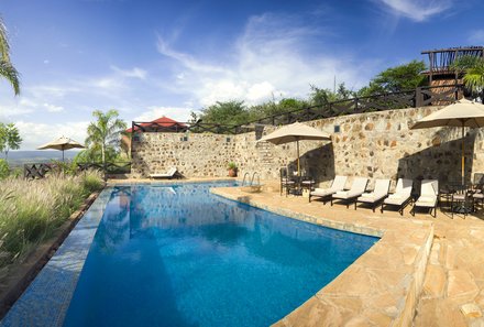 Serengeti mit Kindern individuell - Best of Familiensafari Serengeti - Karatu - Bashay Rift Lodge - Pool