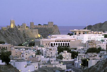 Familienurlaub Oman - Oman for family - Muscat in der Dämmerung