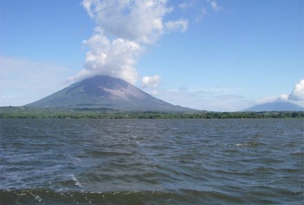 Nicaragua mit Kindern - Familienreise Nicaragua und Costa Rica - Vulkan am Wasser