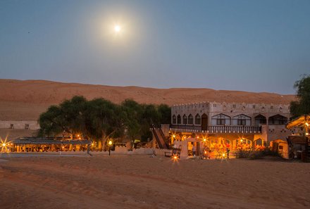 Familienurlaub Oman - Oman for family individuell - Thousand Nights Camp am Abend
