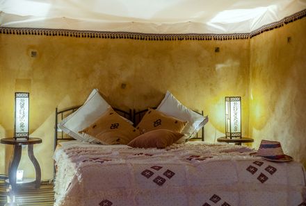 Familienreise Marokko - Erg Chegaga - Aladin Comfort Camp Bett