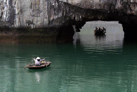 Familienreise Vietnam - Vietnam for family - Boot fahren in der Halong Bucht