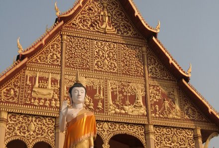Laos und Vietnam Familienreise - Laos und Vietnam Reise mit Kindern - Buddhistische Elemente