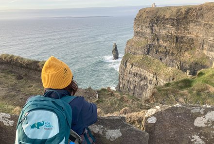 Irland mit Kindern Tipps - Irland mit Kindern Erfahrungen - Gracia Cocina blickt auf Cliffs of Moher