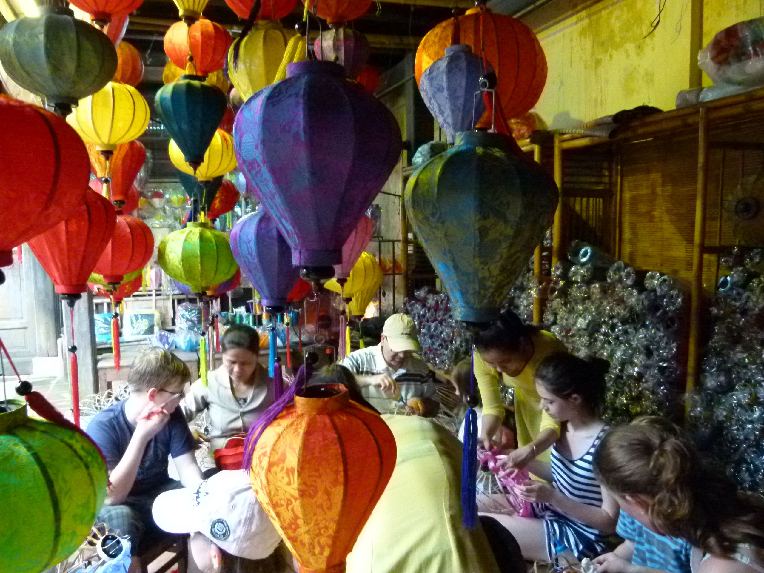 Vietnam mit Kindern - Laternen basteln