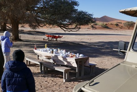 Namibia Familienurlaub - Namibia Family & Teens - Frühstückspicknick bei Sossusvlei