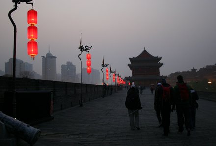 Familienurlaub China - China for family - Stadt bei Nebel