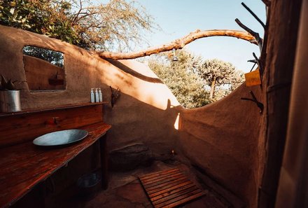 Kenia Familienreise - Kenia for family individuell - Loita Hills - Maji Moto Eco Camp - Badezimmer