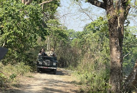 Nepal Familienreisen - Nepal for family - Jeep-Safari Chitwan Nationalpark