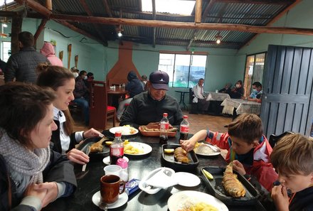 Familienreise Galapagos und Ecuador - Galapagos Family & Teens - Gemeinsames Essen