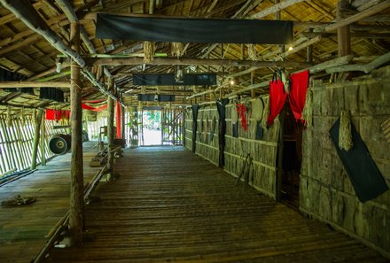 Malaysia mit Teenagern - Kampung Mongkos Langhaus - Terrasse