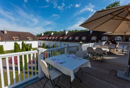 Baltikum for family individuell - Baltikum Familienreise - Sagadi Hotel - Terrasse