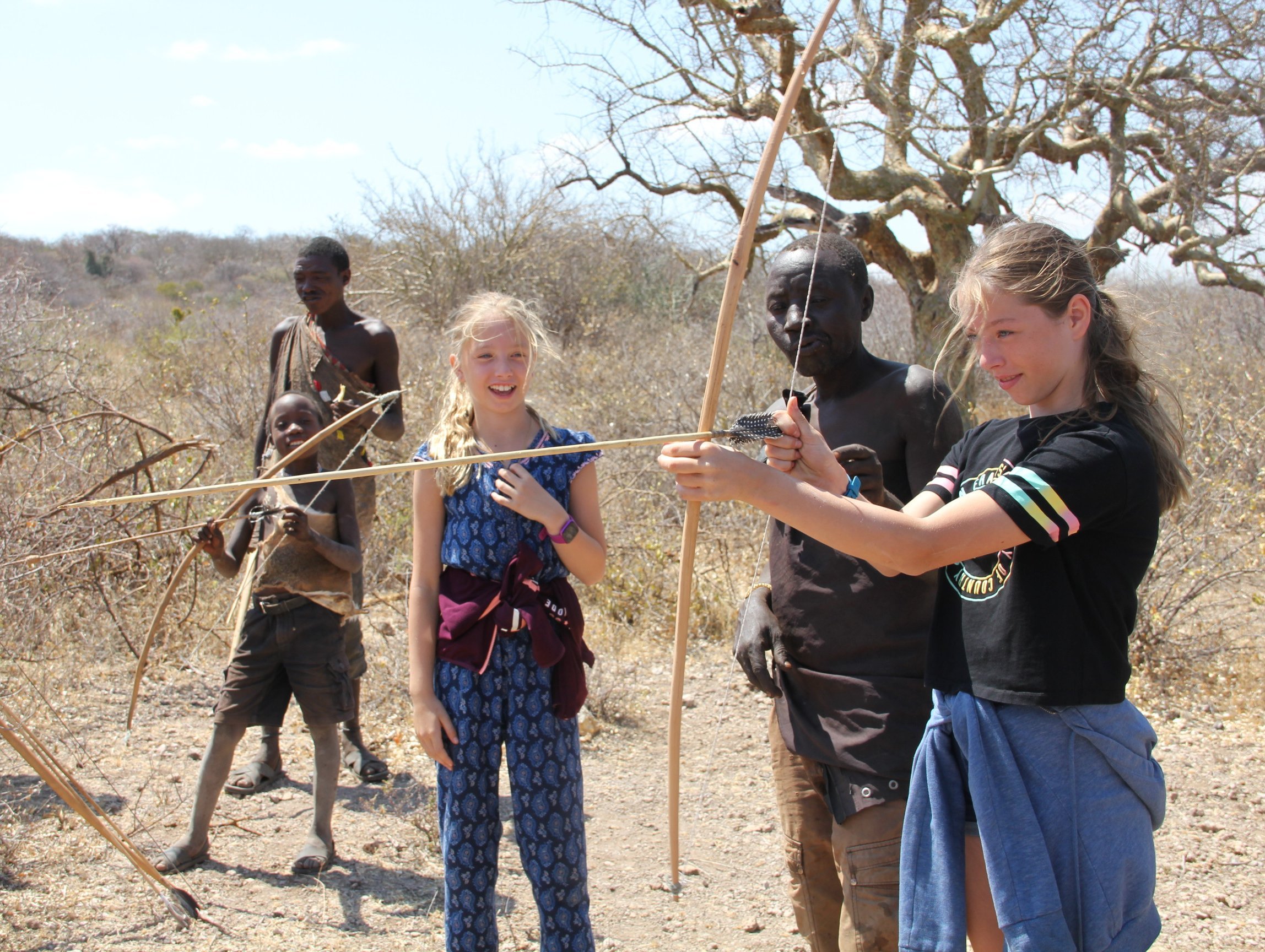 Afrika Familienreisen - Familienurlaub Afrika - Kinder mit Hadzabe