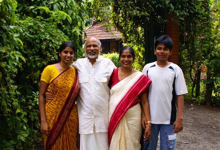 Familienurlaub Indien Süd - Besuch im BASIS Projektdorf - Ankunft im BASIS