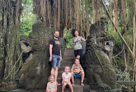 Bali mit Jugendlichen - Java & Bali Family & Teens - Familie im Sacred Monkey Forest Sanctuary - Treppe