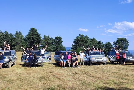 Bulgarien Familienreise - Bulgarien mit Kindern - Hotel Budapest Sofia - Fünf Jeeps mit Familien