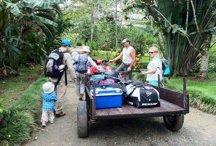 Costa Rica for family Deluxe - Familienreise in Costa Rica - Familie Ankunft Maquenque Lodge