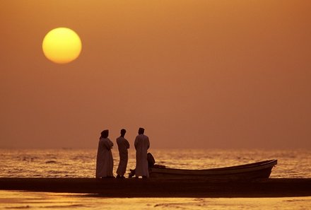Familienurlaub Oman - Oman for family - Boot im Sonnenuntergang