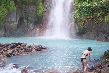 Costa Rica mit Kindern - Costa Rica Family & Teens - Wasserfall Rio Celeste