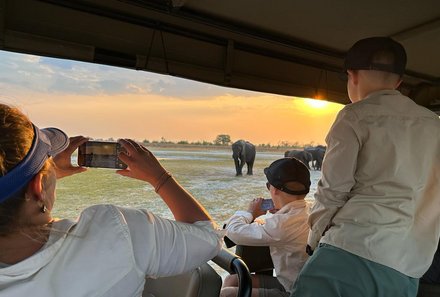 Botswana mit Kindern - Nadja Albrecht auf Jeep-Safari mit ihren Kindern