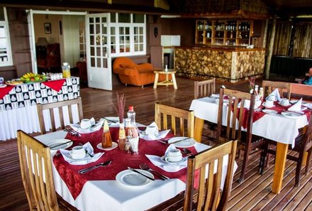 Uganda Family & Teens - Twin Lakes Safari Lodge - Essensbereich