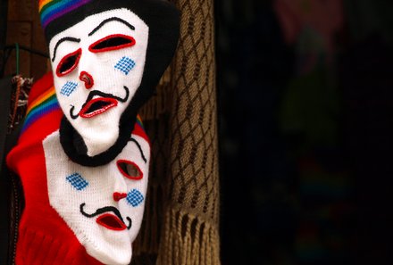 Peru Familienreise - Peru mit Jugendlichen - Masken in Cusco